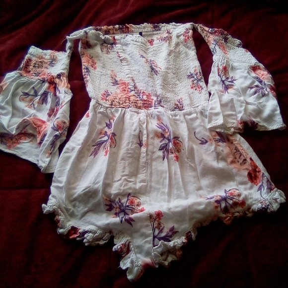 floral Romper - Picture 2 of 2